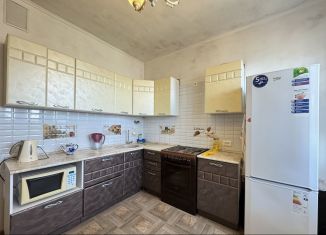 Сдается 1-ком. квартира, 50 м2, Краснодарский край, Домбайская улица, 12