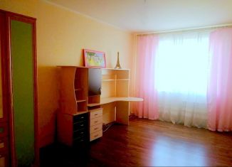 Продажа 3-ком. квартиры, 77 м2, Курск, проспект Вячеслава Клыкова, 37