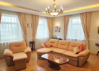 Продается трехкомнатная квартира, 124.7 м2, Казань, улица Калинина, 30, Вахитовский район