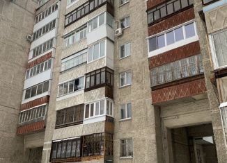 Продаю двухкомнатную квартиру, 60 м2, Екатеринбург, Стахановская улица, 32, метро Машиностроителей