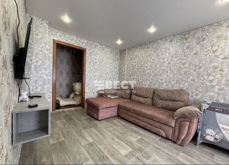 Продам 2-ком. квартиру, 51.1 м2, Полысаево, улица Бажова, 3