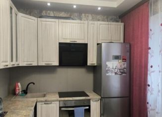 Двухкомнатная квартира в аренду, 72 м2, Старый Оскол, микрорайон Степной, 27