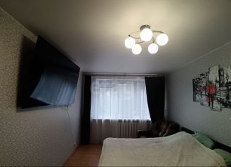 Сдаю двухкомнатную квартиру, 52.4 м2, Кириши, улица Нефтехимиков, 6