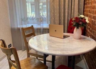 Сдается 2-ком. квартира, 53 м2, Санкт-Петербург, Апраксин переулок, 20