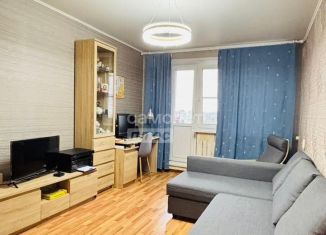 Продаю 2-комнатную квартиру, 50 м2, Чехов, улица Дружбы, 20