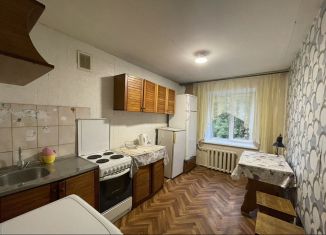 Сдача в аренду 2-ком. квартиры, 50 м2, Обь, Октябрьская улица, 2/1