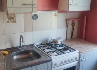 Сдам в аренду 2-ком. квартиру, 43.8 м2, Санкт-Петербург, улица Освобождения, 28