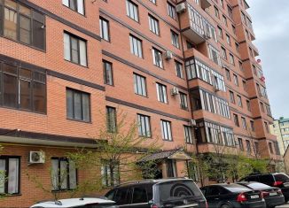 Трехкомнатная квартира на продажу, 87 м2, Грозный, улица А.А. Айдамирова, 135к3, микрорайон Ипподромный