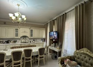 Продаю дом, 250 м2, Махачкала, улица Батырая