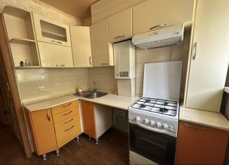 Продаю 1-ком. квартиру, 30.8 м2, Кумертау, улица Мажита Гафури, 9