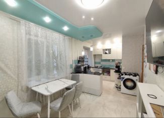 Продается 2-комнатная квартира, 49 м2, Кирово-Чепецк, улица Ленина, 60к2