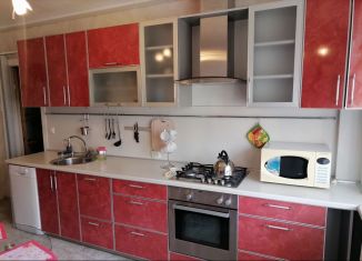 Сдам в аренду трехкомнатную квартиру, 77.5 м2, Череповец, Рыбинская улица, 40