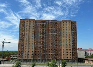 Продаю квартиру со свободной планировкой, 46 м2, Грозный, улица Мамсурова, 1