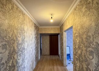 Продам четырехкомнатную квартиру, 77 м2, Грозный, улица А.А. Айдамирова, 141, микрорайон Ипподромный