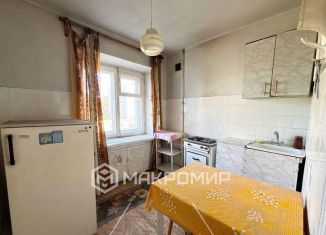 Продаю 2-ком. квартиру, 40 м2, Татарстан, улица Татарстан, 72