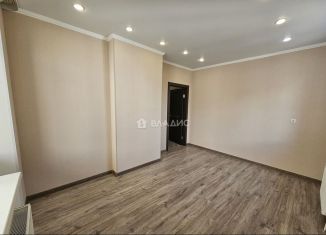 Продаю 1-комнатную квартиру, 49.3 м2, Тобольск, 10-й микрорайон, 65А