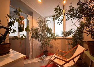 Сдается в аренду 1-ком. квартира, 63 м2, Саратов, проспект имени 50 лет Октября, 4/10