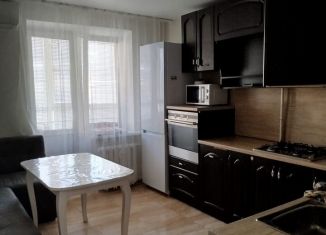 Сдаю в аренду 2-ком. квартиру, 57 м2, Уфа, улица Георгия Мушникова, 28