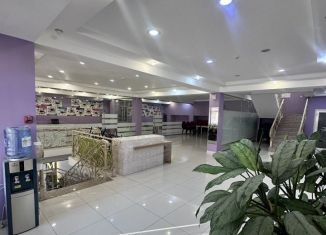 Сдаю торговую площадь, 165 м2, Махачкала, улица Магомеда Ярагского, 25