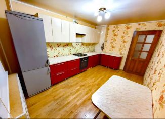 Сдам 3-комнатную квартиру, 95 м2, Уфа, улица Мингажева, 156