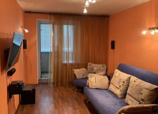 Продаю 2-комнатную квартиру, 55 м2, Мурманск, улица Беринга, 13