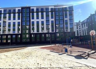 Продаю 2-ком. квартиру, 60.2 м2, Калининград, Коммунистическая улица, 127к3