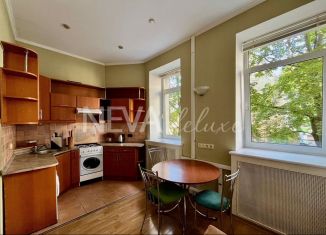 Сдаю в аренду двухкомнатную квартиру, 60 м2, Санкт-Петербург, улица Куйбышева, 8