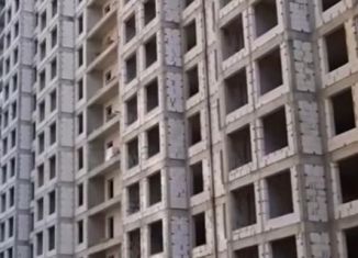 Продаю 1-ком. квартиру, 55 м2, Махачкала, улица Металлургов, 56