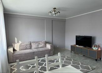 Продаю 2-ком. квартиру, 56.5 м2, Татарстан, улица Азата Аббасова, 11