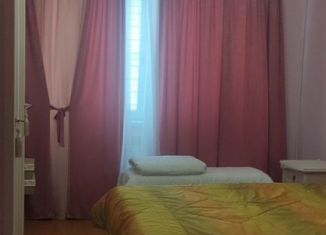 Продаю 4-ком. квартиру, 94.2 м2, Феодосия, Симферопольское шоссе, 41Г