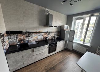 Сдается однокомнатная квартира, 40 м2, Уфа, улица Академика Сулейманова, 10