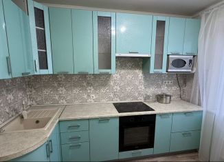 Сдается 2-ком. квартира, 50 м2, Тольятти, улица Автостроителей, 74