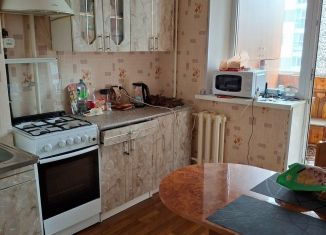 Сдаю 1-ком. квартиру, 49 м2, Уфа, улица Мусы Джалиля, 74