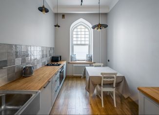 Сдам 1-ком. квартиру, 42 м2, Санкт-Петербург, Большой проспект Петроградской стороны, 44