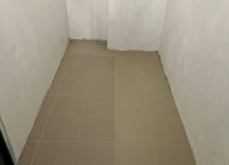 Сдается в аренду машиноместо, 10 м2, Удмуртия, улица имени В.С. Тарасова, 4