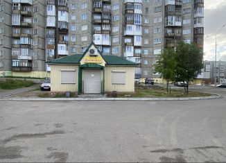 Продам торговую площадь, 51 м2, Североморск, Полярная улица, 2Б