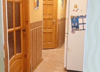 Продаю 3-ком. квартиру, 60 м2, поселок городского типа Мирный, Песочная улица, 2