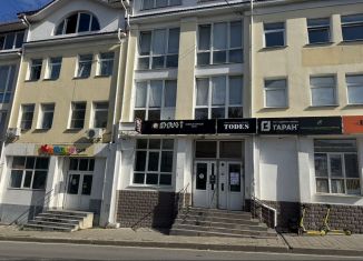 Сдаю в аренду помещение свободного назначения, 15 м2, Калуга, улица Достоевского, 25