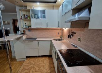 Продам 2-комнатную квартиру, 83 м2, Магнитогорск, улица 50-летия Магнитки, 37