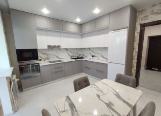 Сдам в аренду трехкомнатную квартиру, 93.8 м2, Уфа, улица Ферина, 15/1