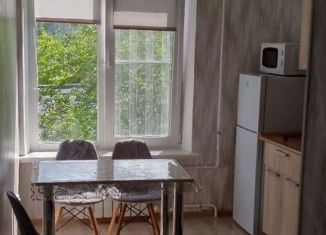 Трехкомнатная квартира на продажу, 63 м2, Тутаев, Комсомольская улица