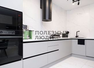 Продаю трехкомнатную квартиру, 73 м2, Казань, ЖК Палитра, улица Братьев Батталовых, 20к2