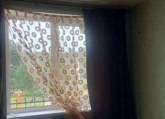 Продаю 1-ком. квартиру, 33.3 м2, поселок городского типа Белоярский, Отрадная улица, 16