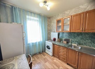 Сдам в аренду 1-комнатную квартиру, 35 м2, Республика Башкортостан, улица Суханова, 2