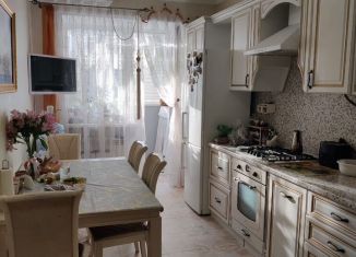 Продажа 2-ком. квартиры, 55 м2, Альметьевск, проспект Строителей, 55А