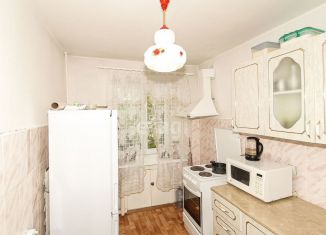 Продается 2-ком. квартира, 50.2 м2, Тюмень, Полевая улица, 27, Калининский округ