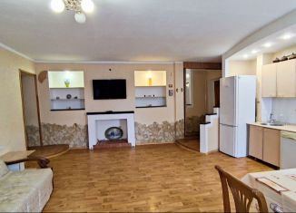 Продаю трехкомнатную квартиру, 61.6 м2, Саратов, Усть-Курдюмская улица, 3