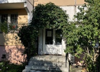 Продаю торговую площадь, 55 м2, Лобня, улица Чехова, 12