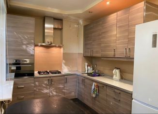 Продам 2-ком. квартиру, 55.2 м2, Колпино, улица Коммуны, 13