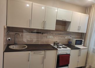 Продам 1-комнатную квартиру, 33 м2, Тюмень, Интернациональная улица, 203к2